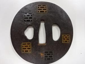 鉄地　赤銅・銅象嵌　透かし　鍔